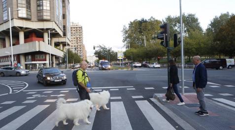 El cruce entre la avenida del Ejército y Pío XII, ¿Semáforo o rotonda? El cruce entre la avenida del Ejército y Pío XII, ¿Semáforo o rotonda?