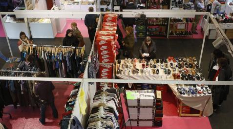 Feria Pamplona Stock en Baluarte Miles de visitantes se acercaron a Baluarte, donde se pueden encontrar 'stands' que ofrecen artículos con descuentos
