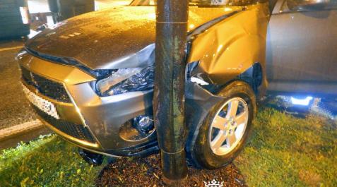 Una conductora se sale de la vía en la Rochapea y triplica la tasa de alcohol Una conductora se sale de la vía en la Rochapea y triplica la tasa de alcohol