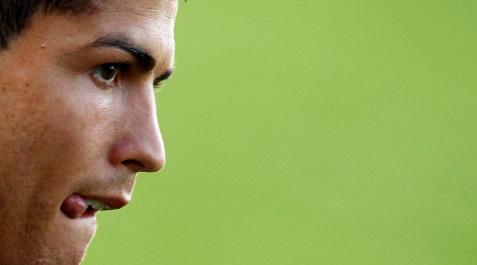 Cristiano Ronaldo acuerda 2 años de cárcel y pagar 19 millones Cristiano Ronaldo acuerda 2 años de cárcel y pagar 19 millones