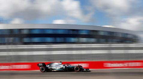 Victoria de Hamilton en Sochi con sexto puesto del español Carlos Sainz Victoria de Hamilton en Sochi con sexto puesto del español Carlos Sainz