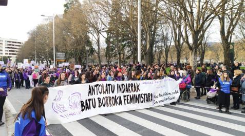 Miles de personas marchan desde Antoniutti por los derechos de la mujer Miles de personas marchan desde Antoniutti por los derechos de la mujer