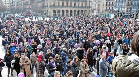 El colectivo feminista llama en Pamplona a El colectivo feminista llama en Pamplona a