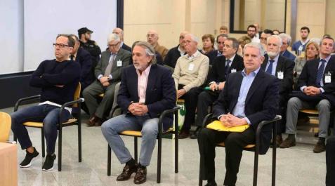 El juez finaliza la instrucción Gürtel procesando a 21 personas por delito fiscal El juez finaliza la instrucción Gürtel procesando a 21 personas por delito fiscal