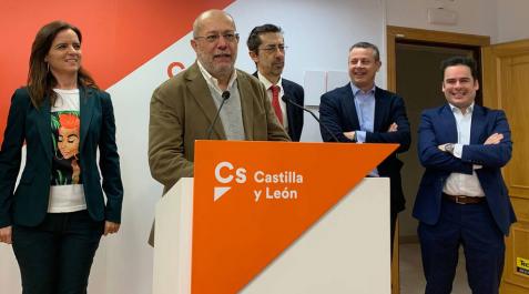 Francisco Igea interviene ante los medios de comunicación. Francisco Igea interviene ante los medios de comunicación.
