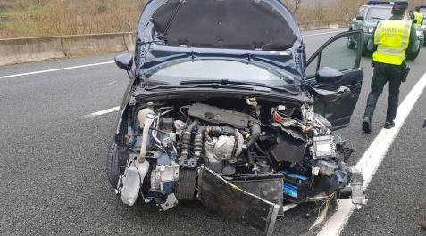 Salida de vía de un vehículo sin heridos en la A-15 Salida de vía de un vehículo sin heridos en la A-15