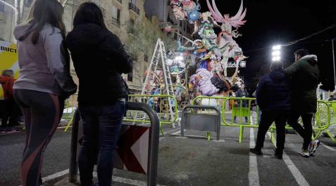 Valencia aplaza las Fallas por el coronavirus Valencia aplaza las Fallas por el coronavirus