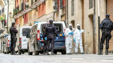 Dispositivo de la Policía Nacional encargado de la notificación a posibles afectados por el coronavirus en Logroño Dispositivo de la Policía Nacional encargado de la notificación a posibles afectados por el coronavirus en Logroño