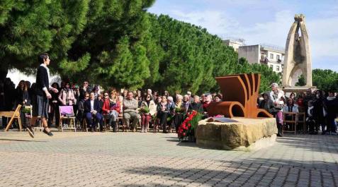 Una escultura reconoce en Peralta a las mujeres escritoras Una escultura reconoce en Peralta a las mujeres escritoras