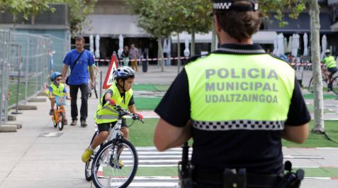 Pamplona trabajará en un plan de itinerarios seguros para centros escolares NAV-AYUNTAMIENTO PAMPLONA Pamplona trabajará en un plan de itinerarios seguros para centros escolares NAV-AYUNTAMIENTO PAMPLONA