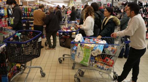 “No sabemos si mañana podremos venir a comprar” “No sabemos si mañana podremos venir a comprar”