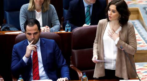 La presidenta de la Comunidad de Madrid, Isabel Díaz Ayuso y su vicepresidente Ignacio Aguado durante el pleno de la Asamblea. La presidenta de la Comunidad de Madrid, Isabel Díaz Ayuso y su vicepresidente Ignacio Aguado durante el pleno de la Asamblea.