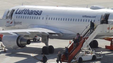 Lufthansa dice que recorta vuelos a Fráncfort porque en invierno cae la demanda Lufthansa dice que recorta vuelos a Fráncfort porque en invierno cae la demanda