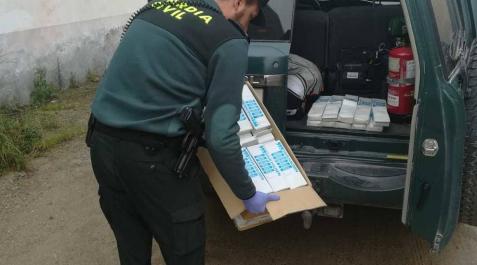 La Guardia Civil recibe donaciones de miles de productos sanitarios La Guardia Civil recibe donaciones de miles de productos sanitarios