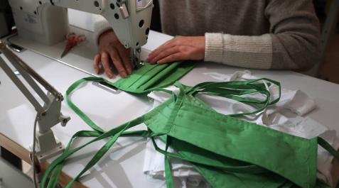 Tres modistas navarras piden algodón para coser mascarillas gratuitas Tres modistas navarras piden algodón para coser mascarillas gratuitas