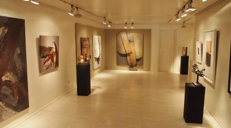 Imagen de una exposición en la galería Fermín Echauri. Imagen de una exposición en la galería Fermín Echauri.
