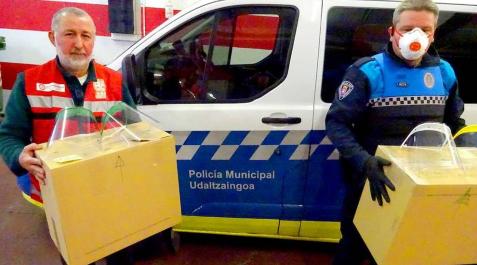 Policía Municipal de Pamplona recoge y distribuye pantallas contra el coronavirus Policía Municipal de Pamplona recoge y distribuye pantallas contra el coronavirus