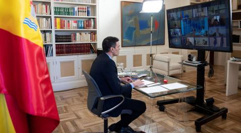 España e Italia bloquean la cumbre y exigen un plan económico más ambicioso España e Italia bloquean la cumbre y exigen un plan económico más ambicioso