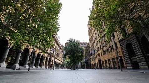Un australiano asegura que ha completado maratón en su piso durante aislamiento Un australiano asegura que ha completado maratón en su piso durante aislamiento