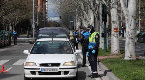 22 propuestas de sanción en un día por incumplir el estado de alarma en Pamplona 22 propuestas de sanción en un día por incumplir el estado de alarma en Pamplona