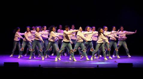 Día Internacional de la Danza en el Teatro Gaztambide de Tudela Fotos de nueve colectivos de la ciudad actuaron el 1 de mayo ante más de 200 personas.