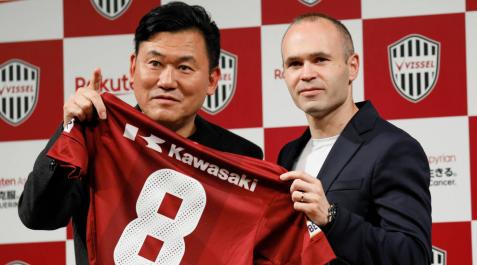 Iniesta, presentado por el Vissel Kobe Iniesta, presentado por el Vissel Kobe