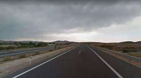 Muere la ocupante de un coche averiado en la A-30 al ser arrollado por un camión Muere la ocupante de un coche averiado en la A-30 al ser arrollado por un camión