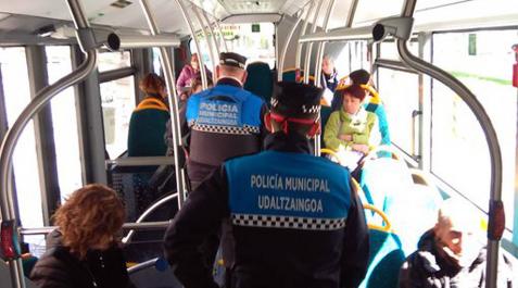 Policía Municipal denuncia a una persona que no pudo justificar su viaje en villavesa Policía Municipal denuncia a una persona que no pudo justificar su viaje en villavesa