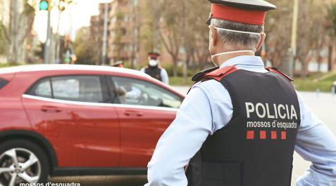 La Guardia Civil rinde homenaje al Mosso d'Esquadra fallecido por coronavirus La Guardia Civil rinde homenaje al Mosso d'Esquadra fallecido por coronavirus
