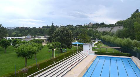 Apertura de la temporada de verano en el Club Natación de Pamplona_4 Los socios del Club Natación de Pamplona disfrutaron de un caluroso día en la apertura de la temporada de verano 2014.