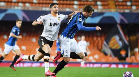 Un póquer de Ilicic deja sin opción al Valencia en un Mestalla vacío Un póquer de Ilicic deja sin opción al Valencia en un Mestalla vacío
