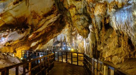 Urdax, Zugarramurdi y Mendukilo: un paseo por las cuevas de Navarra Urdax, Zugarramurdi y Mendukilo: un paseo por las cuevas de Navarra