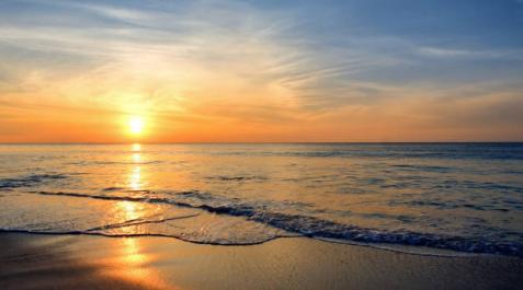 España suma 589 banderas azules para sus playas, 23 más que en 2019 España suma 589 banderas azules para sus playas, 23 más que en 2019