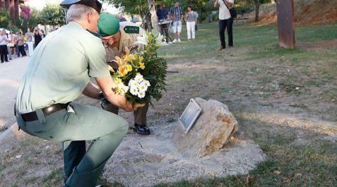 Berriozar recuerda el 15º aniversario del asesinato de Francisco Casanova Berriozar recuerda el 15º aniversario del asesinato de Francisco Casanova
