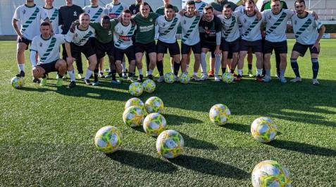 El Pamplona, equipo que se enfrentará el sábado a la Mutilvera en la primera semifinal del 'playoff', entrenó este miércoles en el campo de Merkatondoa en Estella. El Pamplona, equipo que se enfrentará el sábado a la Mutilvera en la primera semifinal del 'playoff', entrenó este miércoles en el campo de Merkatondoa en Estella.