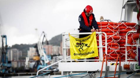 El Aita Mari, el atunero vasco reconvertido en barco de rescate, zarpa desde la localidad guipuzcoana de Pasaia. El Aita Mari, el atunero vasco reconvertido en barco de rescate, zarpa desde la localidad guipuzcoana de Pasaia.