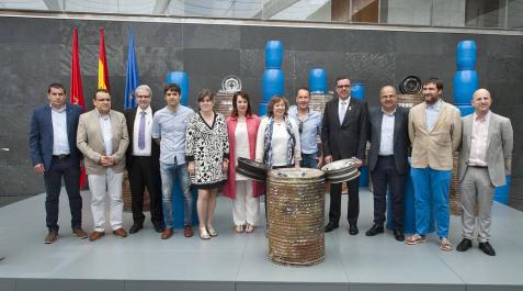 Espectáculo de percusión reciclada para presentar la Ley Foral de Residuos Espectáculo de percusión reciclada para presentar la Ley Foral de Residuos