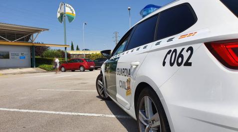 Tres detenidos por robar en puntos limpios de Pamplona y Los Arcos Tres detenidos por robar en puntos limpios de Pamplona y Los Arcos