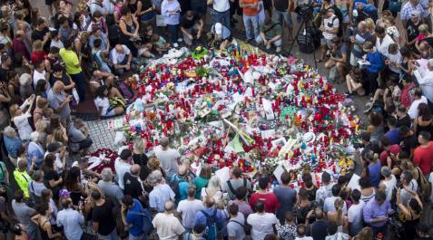 Barcelona recupera una normalidad contenida tras el atentado de La Rambla
