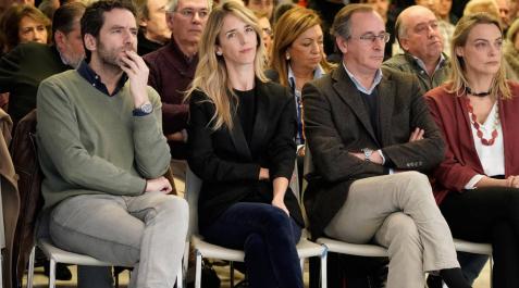 La portavoz del PP en el Congreso, Cayetana Álvarez de Toledo, y el presidente del PP vasco, Alfonso Alonso, junto a Borja Sémper, en un acto en Bilbao La portavoz del PP en el Congreso, Cayetana Álvarez de Toledo, y el presidente del PP vasco, Alfonso Alonso, junto a Borja Sémper, en un acto en Bilbao