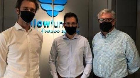 A la izquierda, Mario Grande, Managing Partner en XtartCube; Rubén Díez,CEO de Ikan Biotech y
Ernesto Muñoz, Senior Partner en Fellow Funders. A la izquierda, Mario Grande, Managing Partner en XtartCube; Rubén Díez,CEO de Ikan Biotech y
Ernesto Muñoz, Senior Partner en Fellow Funders.