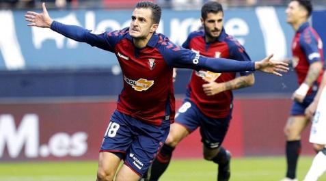 El delantero Juan Villar. El delantero Juan Villar.