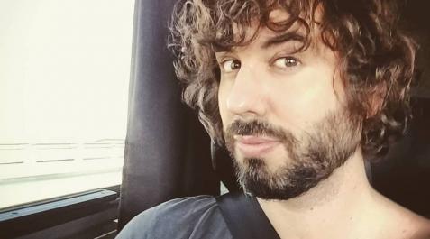 Acusan a Mikel Izal de acoso a mujeres en redes sociales y el músico lo niega Acusan a Mikel Izal de acoso a mujeres en redes sociales y el músico lo niega