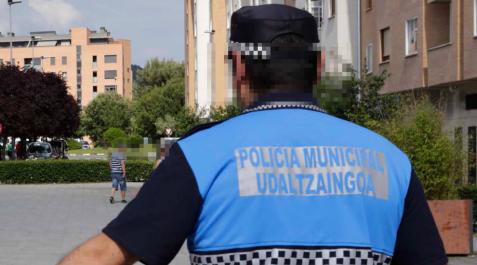 Agente de la Policía Municipal. Agente de la Policía Municipal.