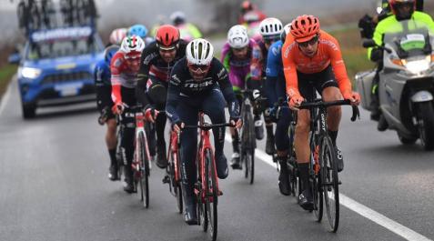 Josef Cerny gana en Asti la etapa de la rebelión del pelotón Josef Cerny gana en Asti la etapa de la rebelión del pelotón