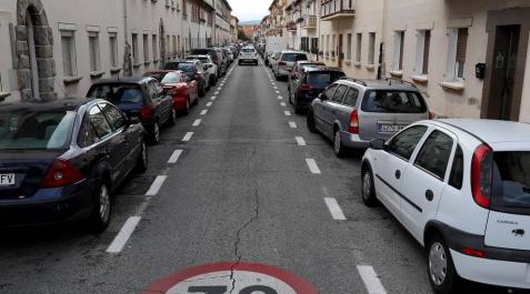 Pamplona consultará la extensión de la ORA en los barrios saturados Pamplona consultará la extensión de la ORA en los barrios saturados