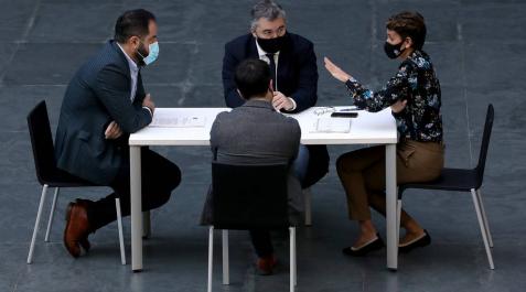La regulación del euskera como mérito sigue dividiendo al Gobierno La regulación del euskera como mérito sigue dividiendo al Gobierno