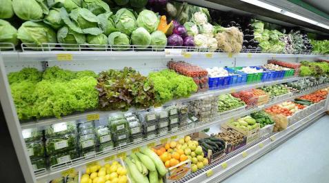Condenan a un supermercado a pagar 15.400 € a un cliente que resbaló con una lechuga Condenan a un supermercado a pagar 15.400 € a un cliente que resbaló con una lechuga
