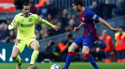 Cucurella y Sergi Roberto, en un Barça-Getafe. Cucurella y Sergi Roberto, en un Barça-Getafe.