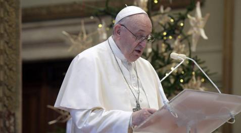 El papa imparte su bendición Urbi et Orbi en el Vaticano este día de Navidad. El papa imparte su bendición Urbi et Orbi en el Vaticano este día de Navidad.